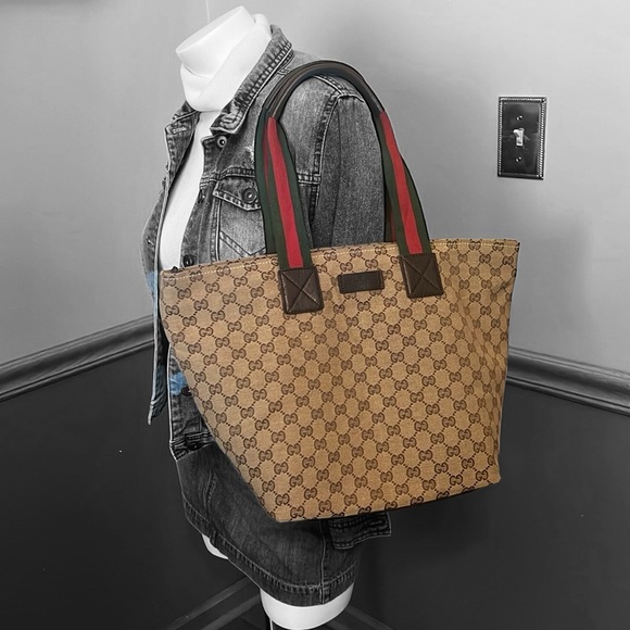 Gucci Handbags - A211 - 💯 % authentic Gucci shoulder bag